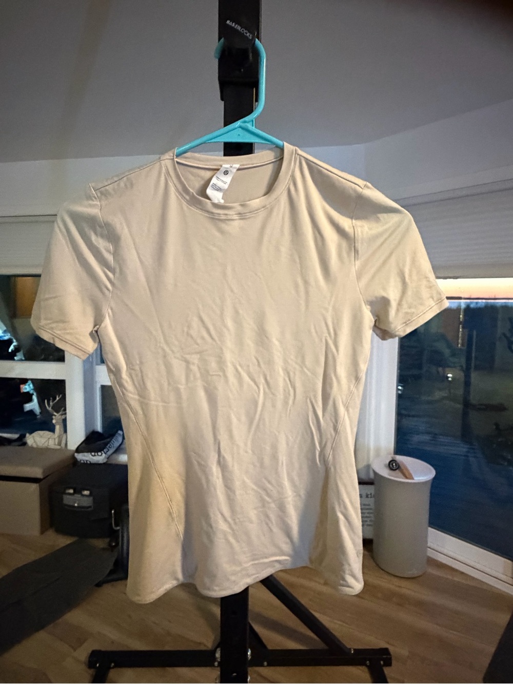 lululemon athletica Beige Crew Neck Short Sleeve Tee
